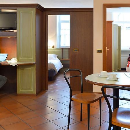 Residence Del Messaggero ロヴェレート エクステリア 写真