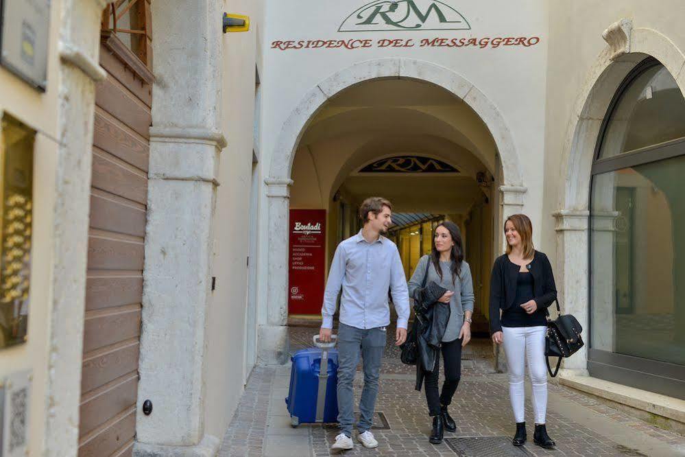 Residence Del Messaggero ロヴェレート エクステリア 写真